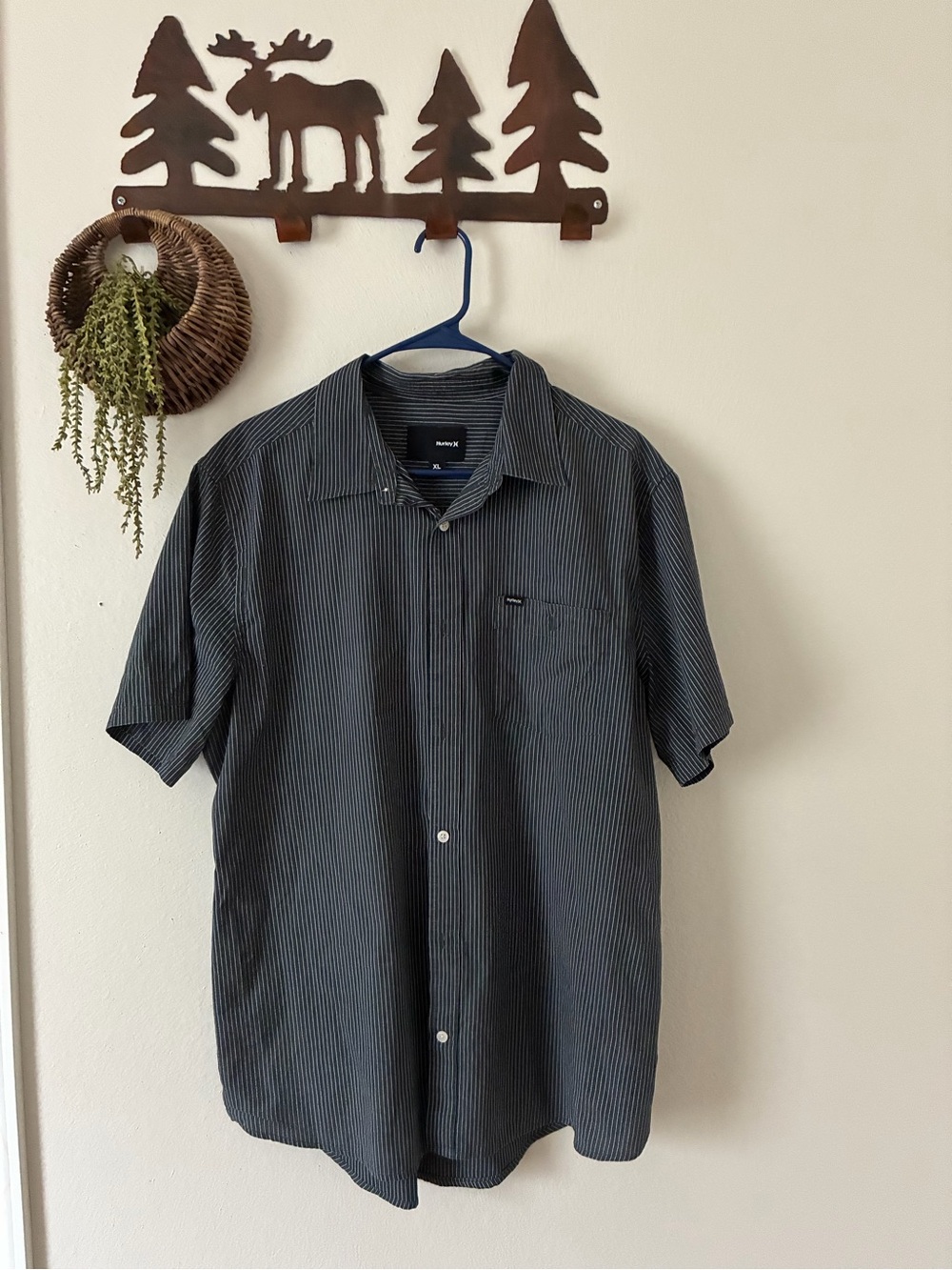 Hurley Men's Short Sleeve Button-Up - Black & Gray Stripes
